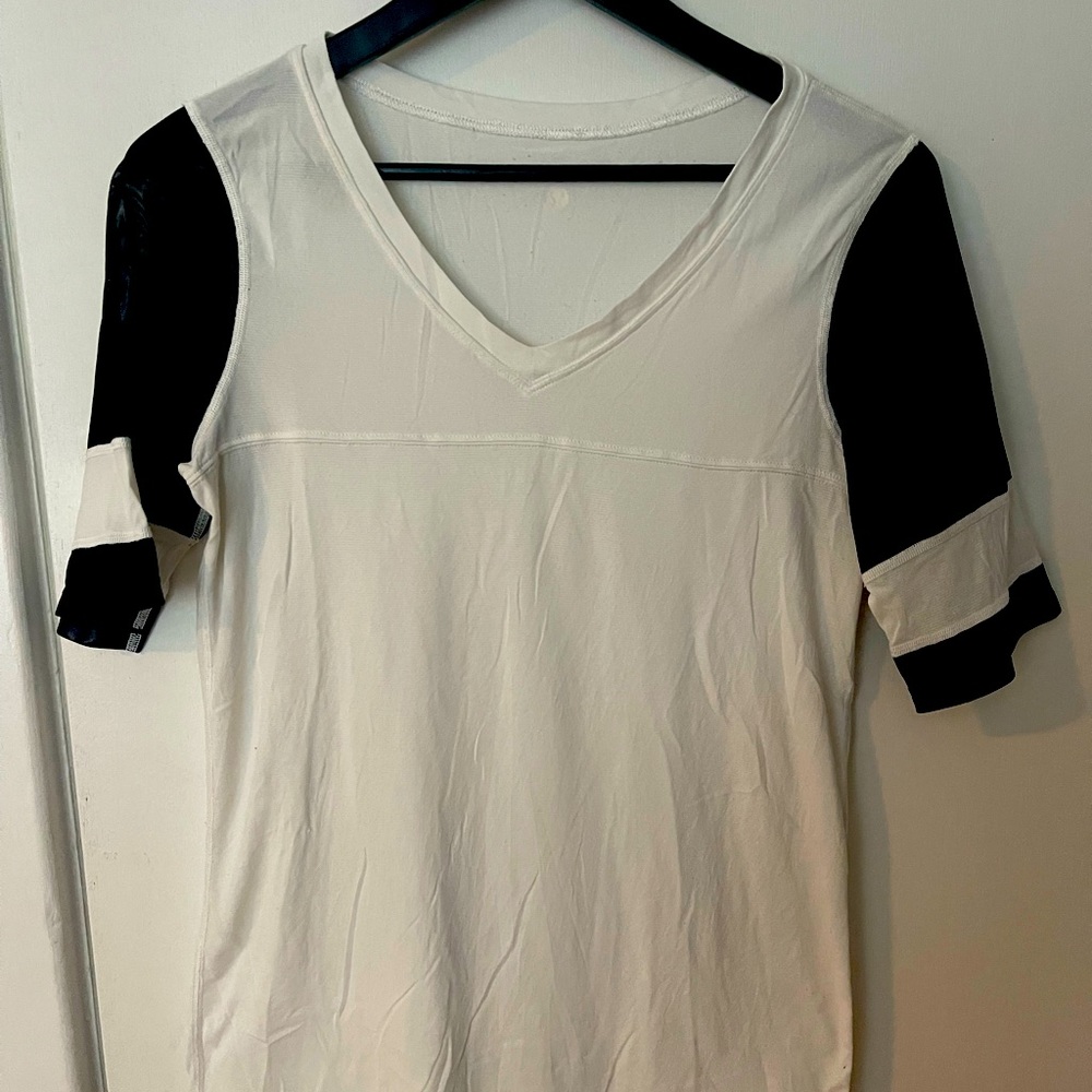 lululemon tshirts